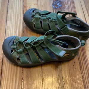 Green Keen sandals size 5.